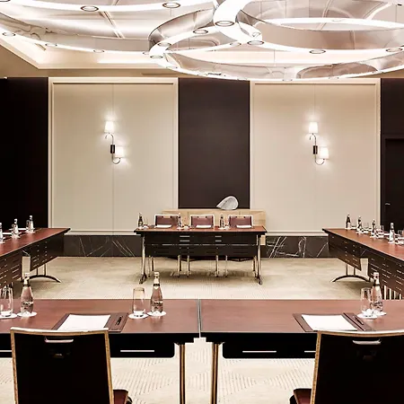Fairmont Quasar מלון 5*