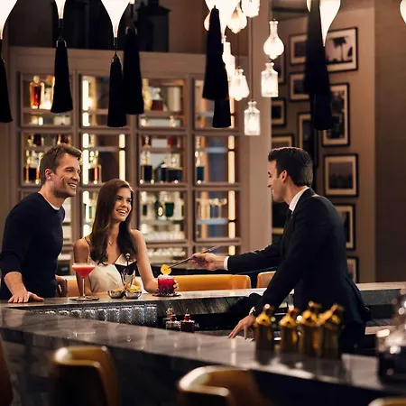 Fairmont Quasar Hotell