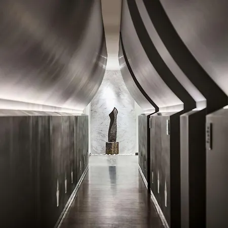 Hotel Fairmont Quasar 5*