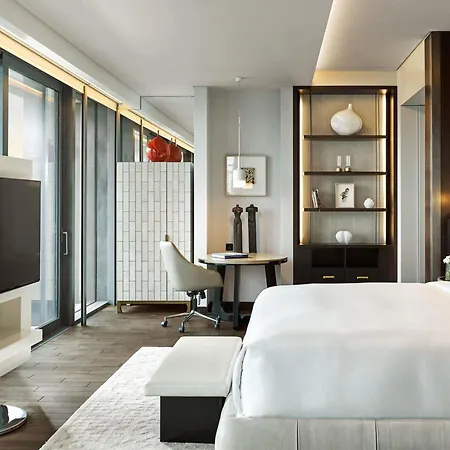 Fairmont Quasar