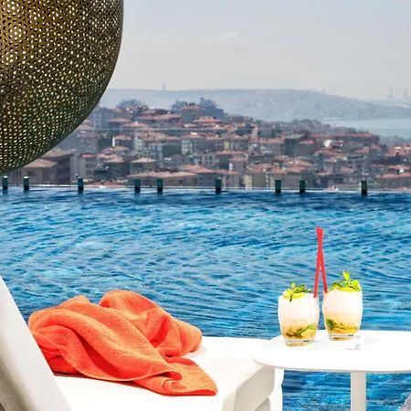 Hotel Fairmont Quasar 5*