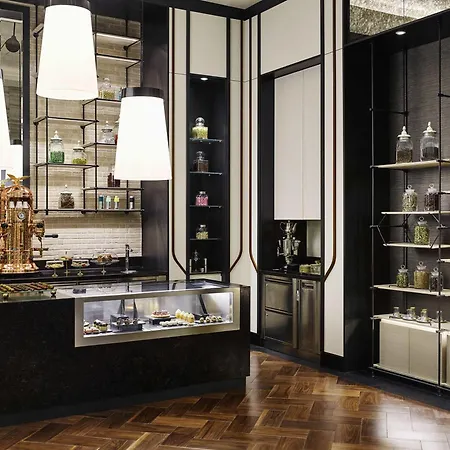 Hotel Fairmont Quasar 5*