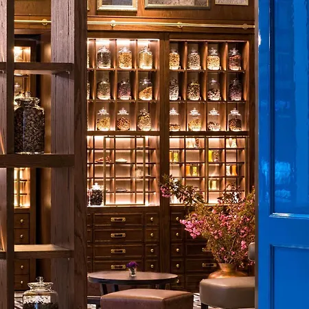 Fairmont Quasar Hotel