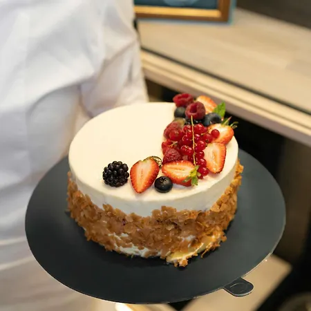 Hotel Fairmont Quasar 5*