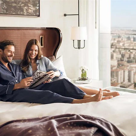Fairmont Quasar Отель