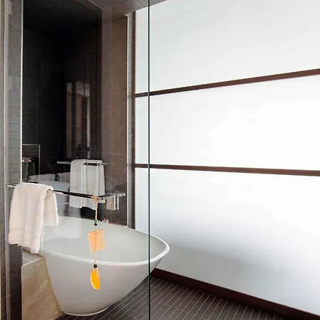 Hotel Fairmont Quasar 5*