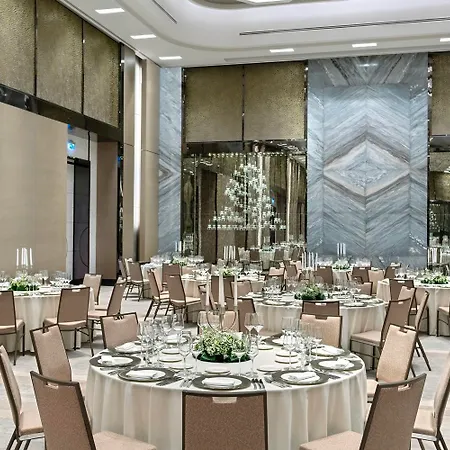 Отель Fairmont Quasar 5*