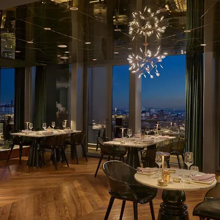 מלון Fairmont Quasar