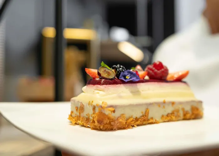 Отель Fairmont Quasar 5*